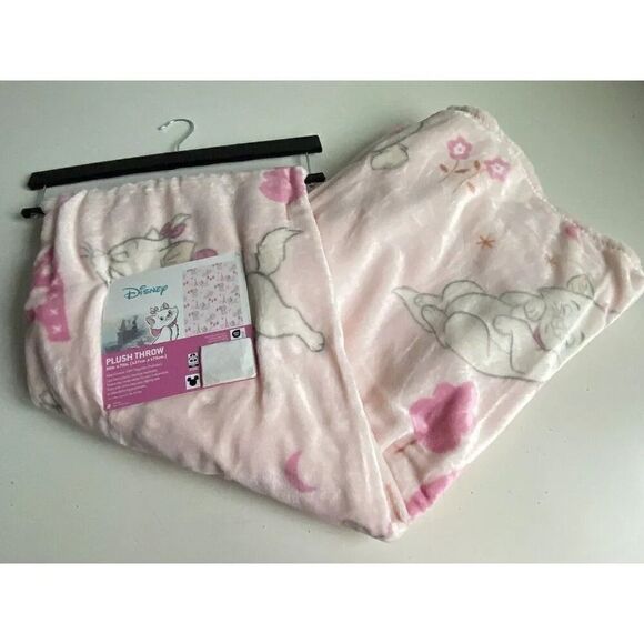 Disney Aristocats Marie Eiffel Tower Plush Soft Throw Blanket 50"x70" Pink NEW - Picture 1 of 12